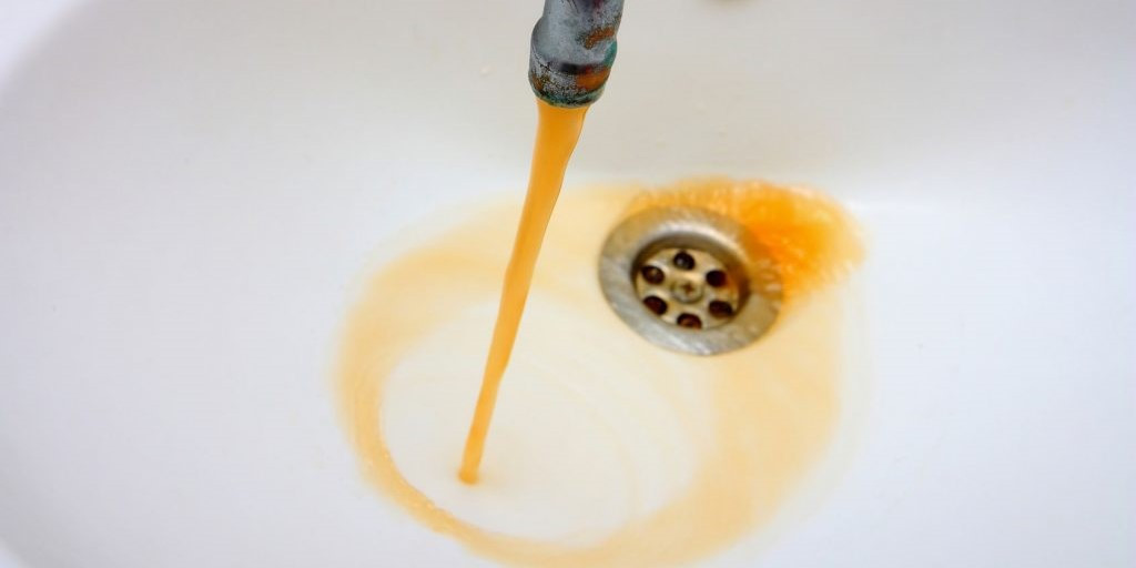 Phénomènes ponctuels d’eau colorée au robinet : on vous explique !